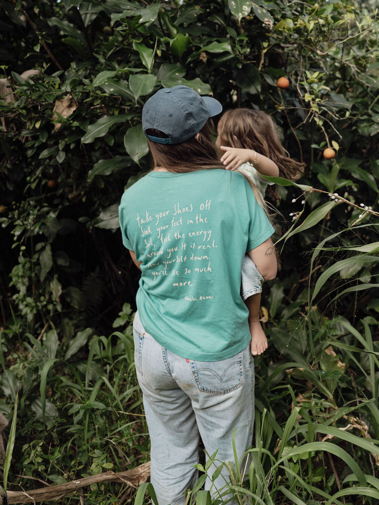 Feel the Energy Scoop Neck - Slow Yourself Down